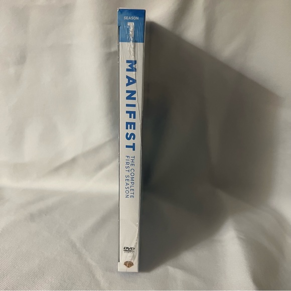 Manifest the complete first season new in box DVD set - Picture 5 of 5